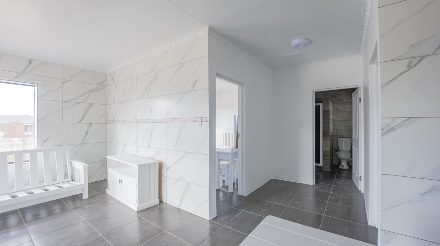 To Let 2 Bedroom Property for Rent in Oceanview Heights Western Cape